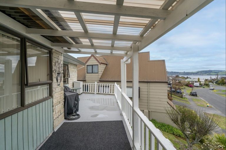 Photo of property in 1 Gladstone Grove, Richmond Heights, Taupo, 3330