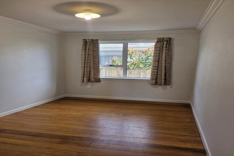 Photo of property in 180 Powderham Street, New Plymouth, 4310