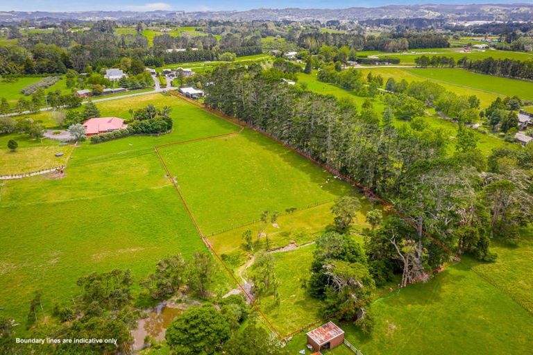 Photo of property in 6 Dysart Lane, Kumeu, 0891