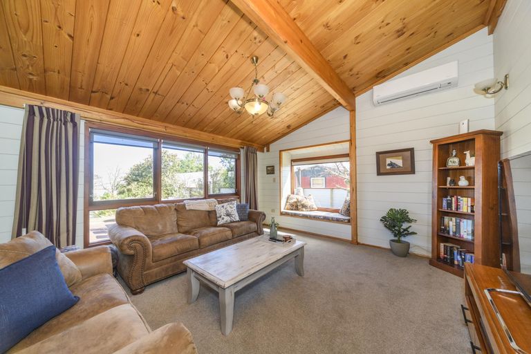 Photo of property in 3 Alma Place, Milson, Palmerston North, 4414