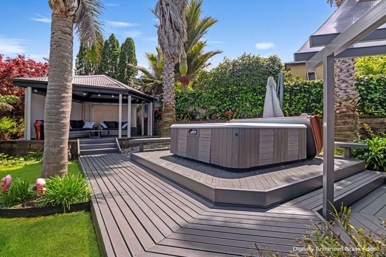 Photo of property in 62 Cairns Crescent, Rototuna, Hamilton, 3210