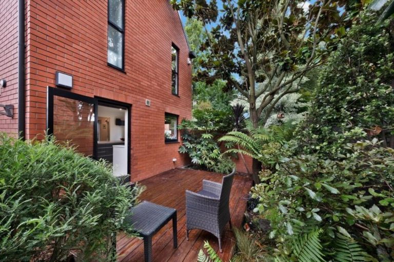 Photo of property in 1 Haineswood Lane, Sockburn, Christchurch, 8042