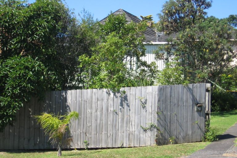 Photo of property in 1/479 Beach Road, Murrays Bay, Auckland, 0630