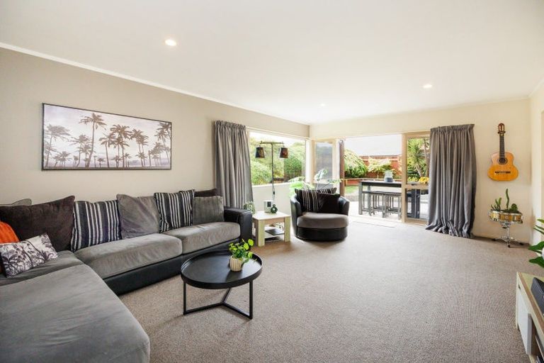 Photo of property in 19 Rothesay Place, Highbury, Palmerston North, 4412