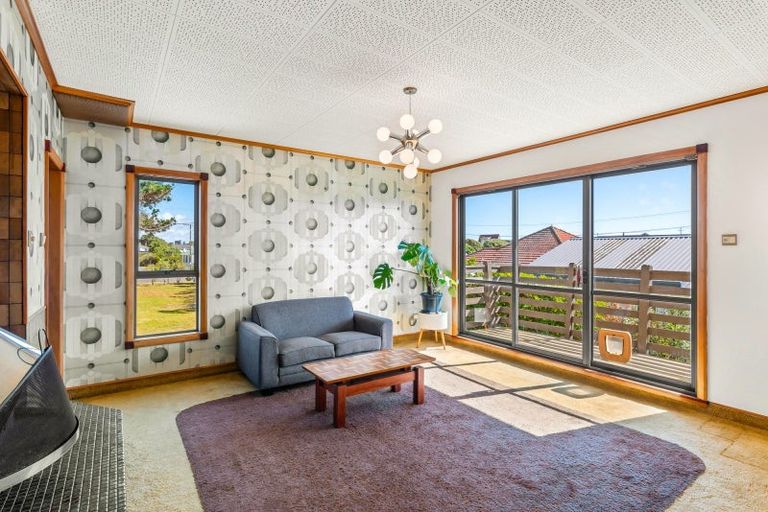 Photo of property in 6 Toi Street, Otaki Beach, Otaki, 5512