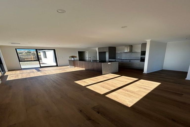 Photo of property in 16 Songpa Street, Halswell, Christchurch, 8025