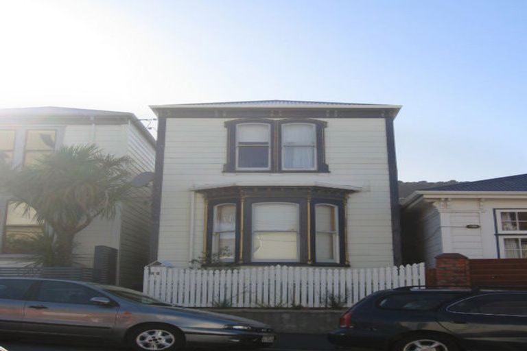 Photo of property in 24 Roxburgh Street, Mount Victoria, Wellington, 6011