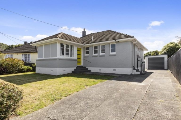 Photo of property in 39 Peck Street, Taita, Lower Hutt, 5011