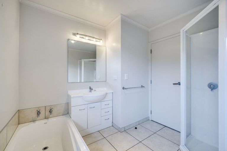 Photo of property in 17 Mcnaughton Place, Onekawa, Napier, 4110