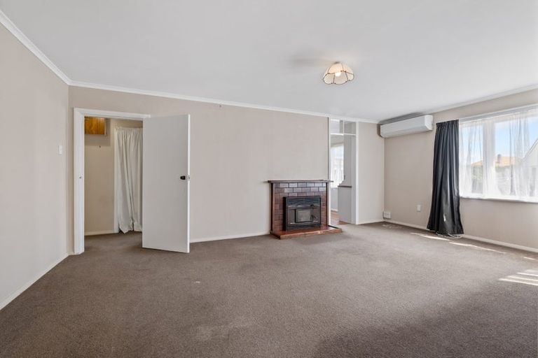 Photo of property in 4 Holford Street, Westown, New Plymouth, 4310