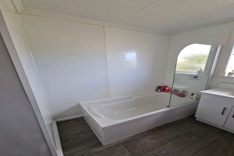 Photo of property in 34 Bartholomew Road, Levin, 5510