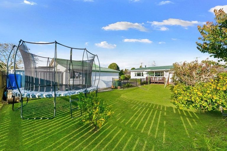 Photo of property in 1/116 Clevedon Road, Papakura, 2110