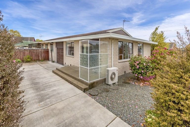 Photo of property in 1/452 Harewood Road, Harewood, Christchurch, 8051