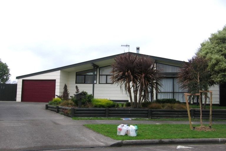 Photo of property in 16 Hilton Grove, Kelvin Grove, Palmerston North, 4414