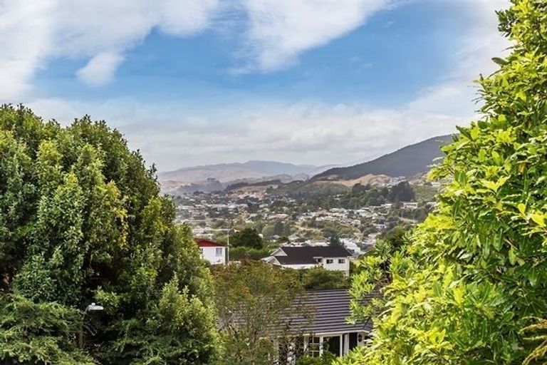 Photo of property in 59 Sunrise Boulevard, Tawa, Wellington, 5028