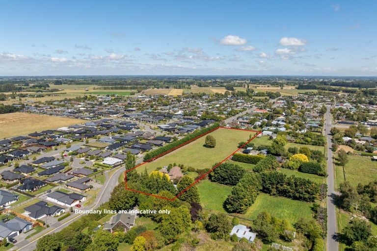 Photo of property in 90 Gladstone Road, Woodend, 7610