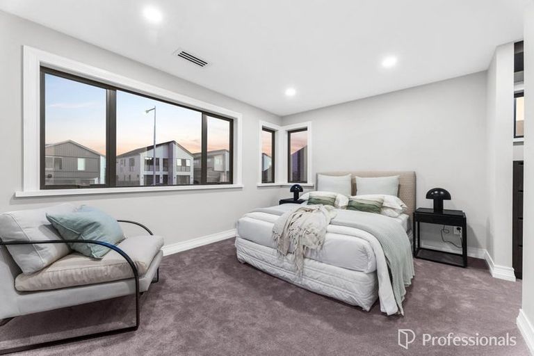 Photo of property in 5 Kotuitui Drive, Wainui, 0992