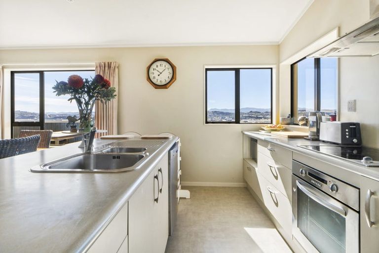 Photo of property in 78d Queens Drive, Lyall Bay, Wellington, 6022