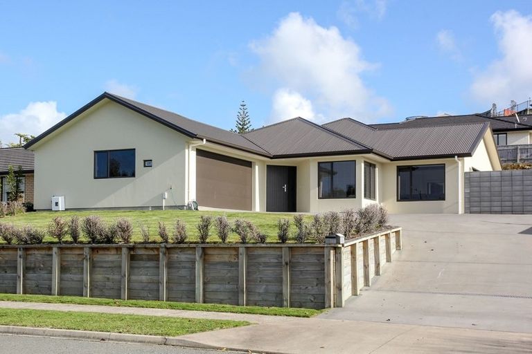 Photo of property in 36 Fernbrook Drive, Hurworth, New Plymouth, 4310