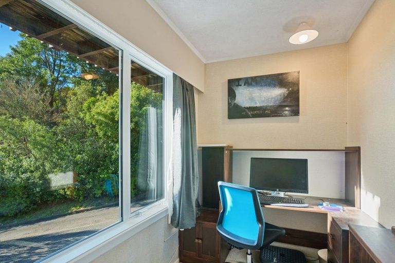 Photo of property in 10 Haven Grove, Naenae, Lower Hutt, 5011
