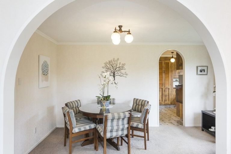 Photo of property in 2 Huhana Court, Hokowhitu, Palmerston North, 4410