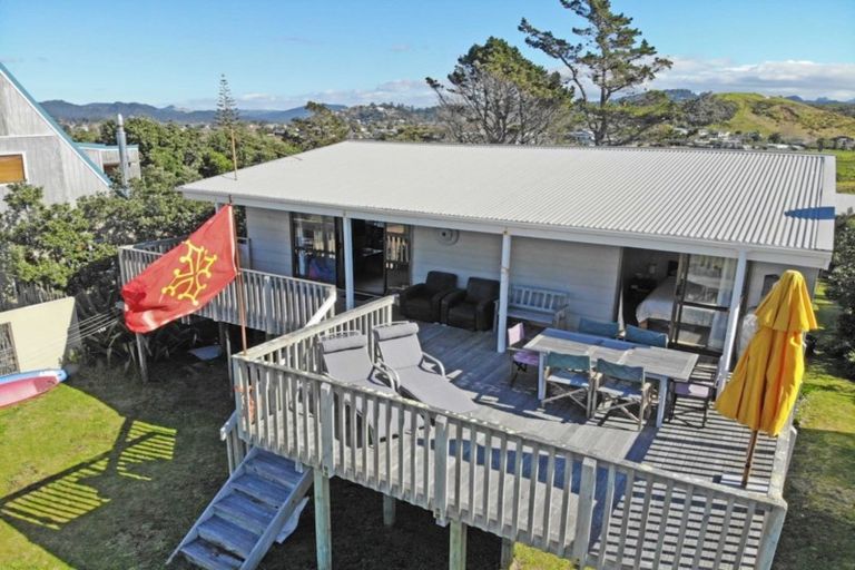 Photo of property in 104 Ocean Beach Road, Tairua, 3508