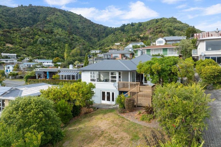 Photo of property in 34 Waikawa Road, Picton, 7220