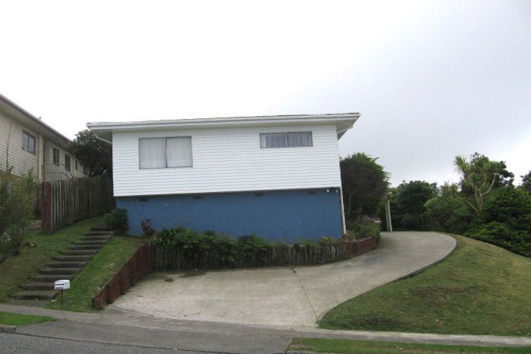 Photo of property in 17 Padnell Crescent, Paparangi, Wellington, 6037