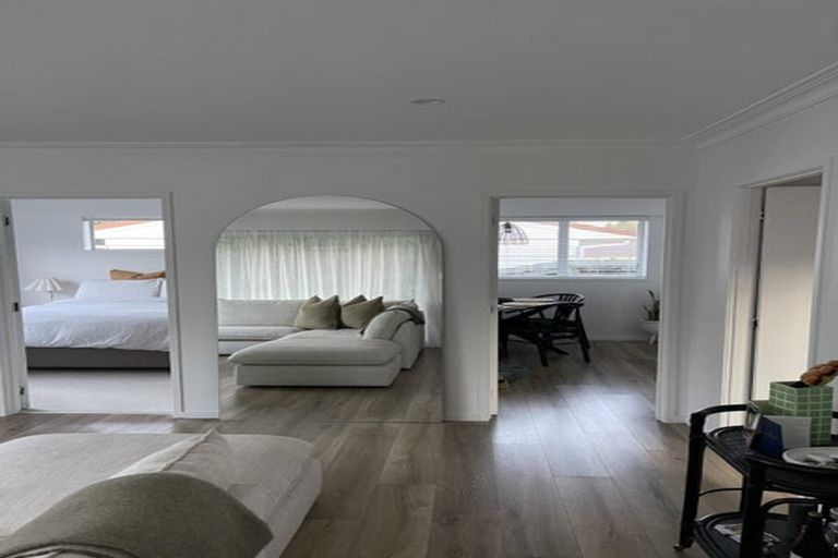 Photo of property in 1/38 Hillcrest Avenue, Hillcrest, Auckland, 0627