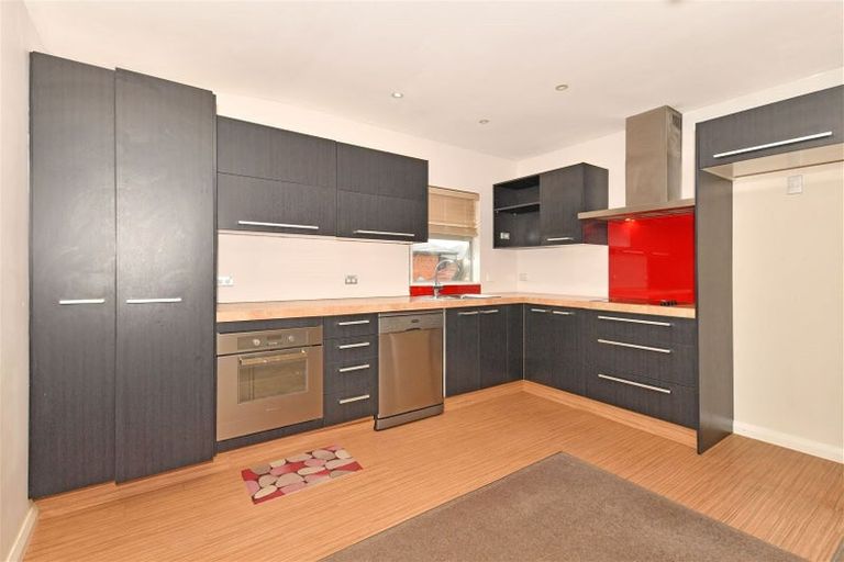 Photo of property in 8d Broadbent Street, Riccarton, Christchurch, 8041