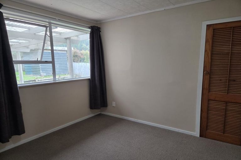 Photo of property in 63 Stillwater Crescent, Stillwater, Silverdale, 0993