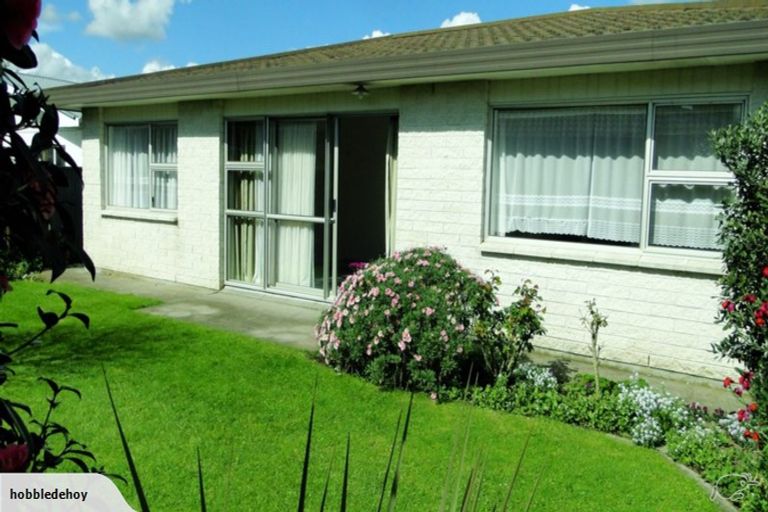 Photo of property in 6b Edwards Place, Terrace End, Palmerston North, 4410