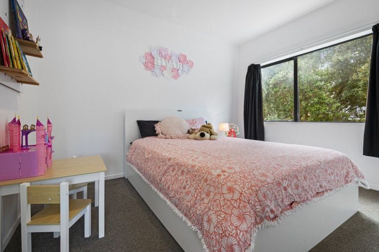 Photo of property in 10 Brownlee Place, Pukekohe, 2120