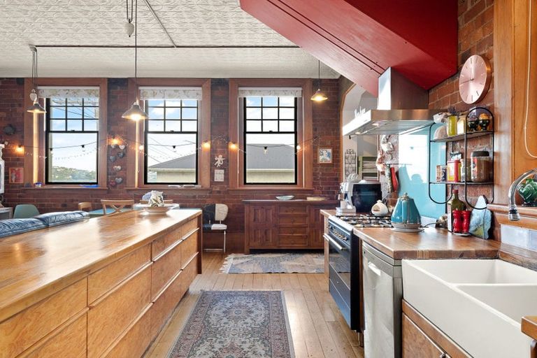 Photo of property in 247 Ravensbourne Road, Ravensbourne, Dunedin, 9022