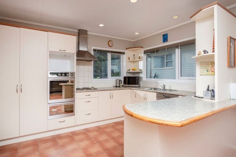 Photo of property in 10 Woodcote Drive, Glenfield, Auckland, 0629