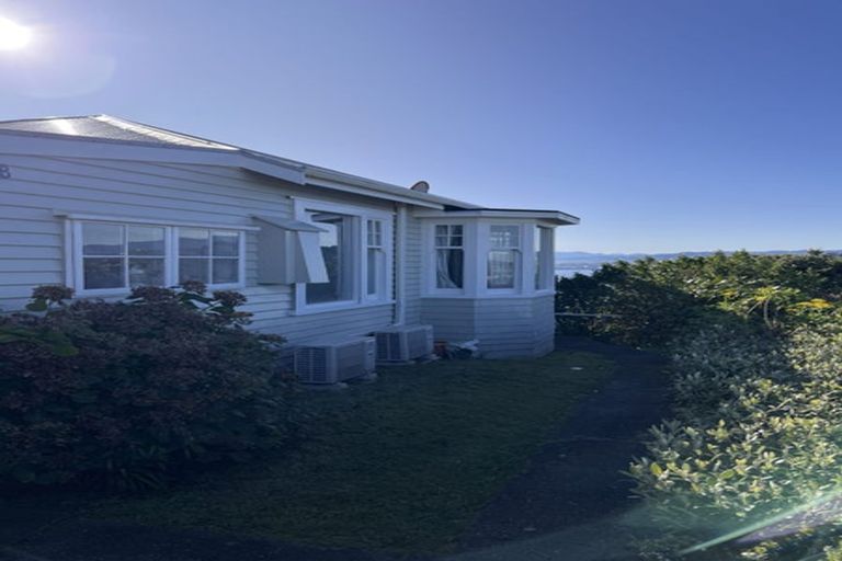 Photo of property in 18 Waipapa Terrace, Hataitai, Wellington, 6021