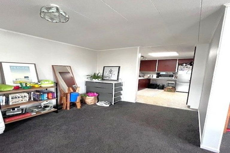 Photo of property in 2/122 William Street, Petone, Lower Hutt, 5012