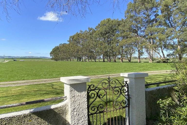 Photo of property in 750a Winton Lorneville Highway, Lochiel, Winton, 9781