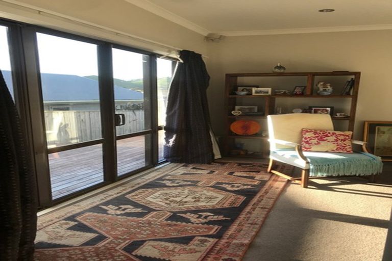 Photo of property in 71 Te Puia Drive, Aotea, Porirua, 5024