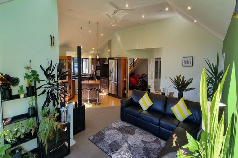 Photo of property in 247 Maungaraki Road, Maungaraki, Lower Hutt, 5010