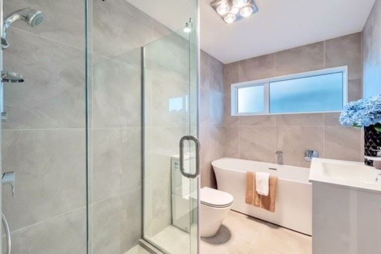 Photo of property in 2 Nohoanga Road, Karaka, Papakura, 2113