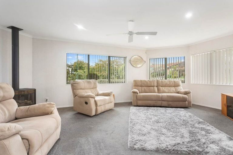 Photo of property in 23 Highfields Terrace, Henderson, Auckland, 0612