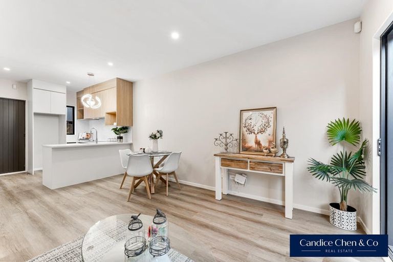 Photo of property in 19 Don Oliver Lane, Glen Eden, 0602