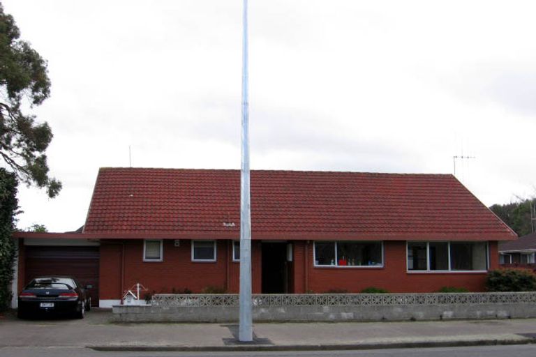 Photo of property in 77 Park Road, West End, Palmerston North, 4410