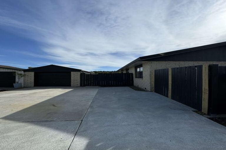 Photo of property in 128a Inwoods Close, Parklands, Christchurch, 8083