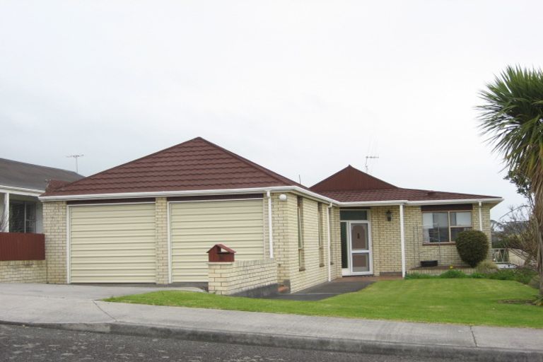 Photo of property in 16 Pitcairn Street, Oakura, 4314