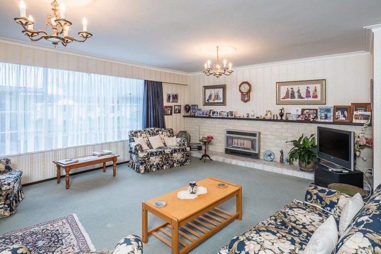 Photo of property in 2 Awanui Drive, Waikanae, 5036