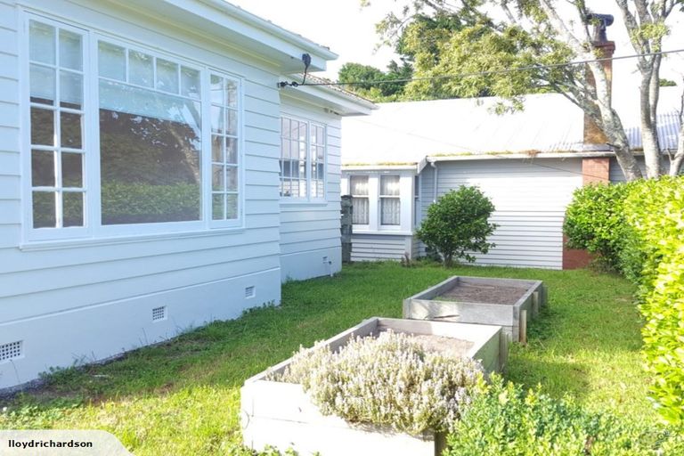 Photo of property in 93 Karori Road, Karori, Wellington, 6012