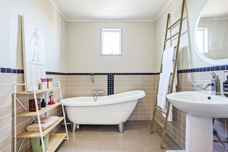 Photo of property in 150 Calliope Road, Stanley Point, Auckland, 0624