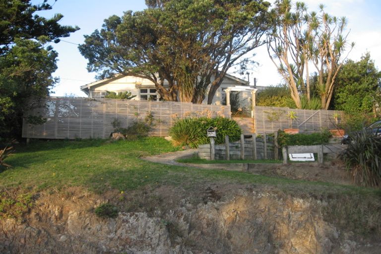 Photo of property in 120 Seatoun Heights Road, Seatoun, Wellington, 6022
